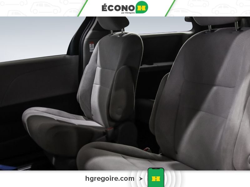 2020 Toyota Sienna White Saint-Eustache - photo #15