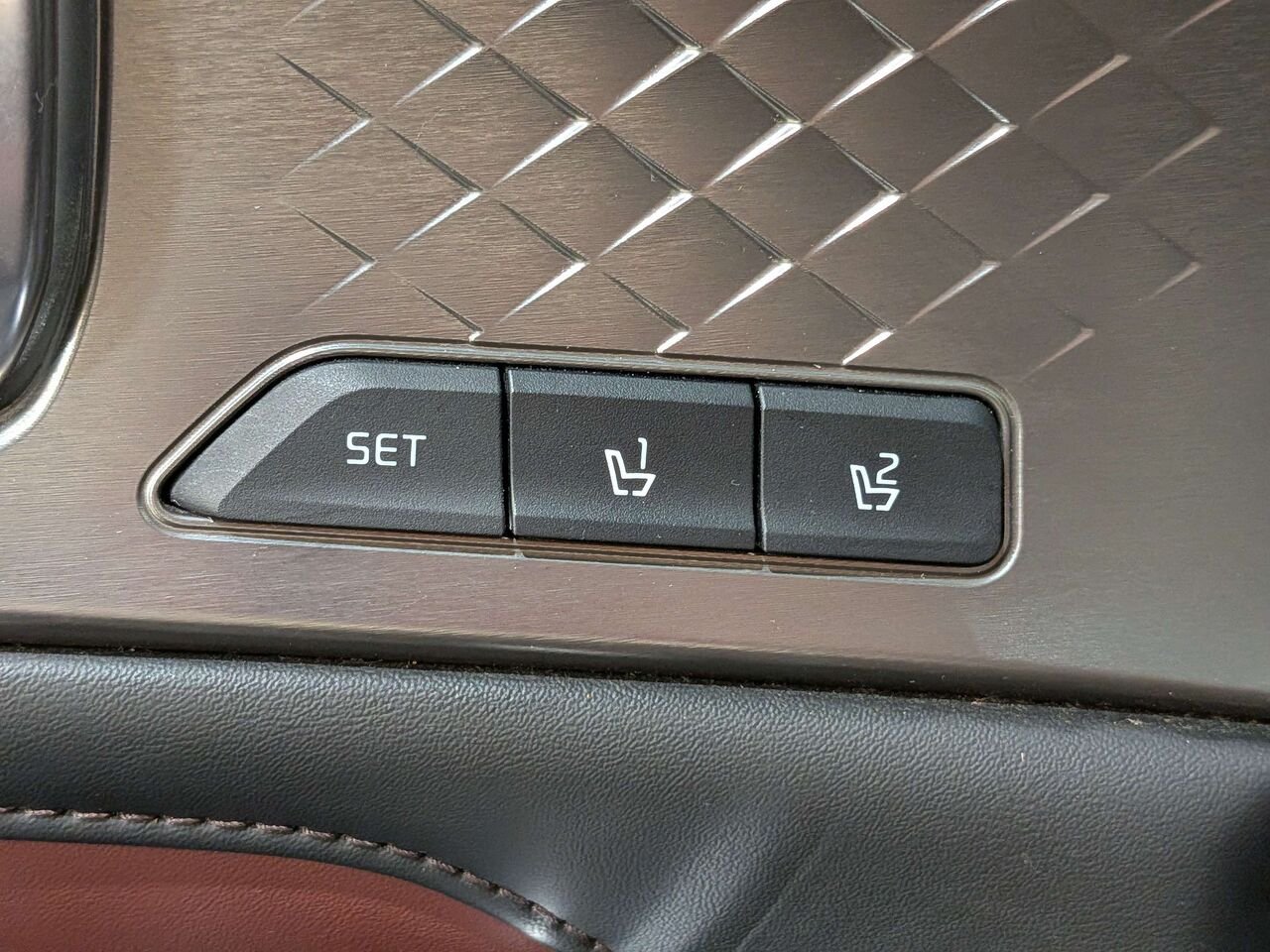 2022 Kia Sorento SX AWD w/Burgundy Leather Grey Val-David - photo #34