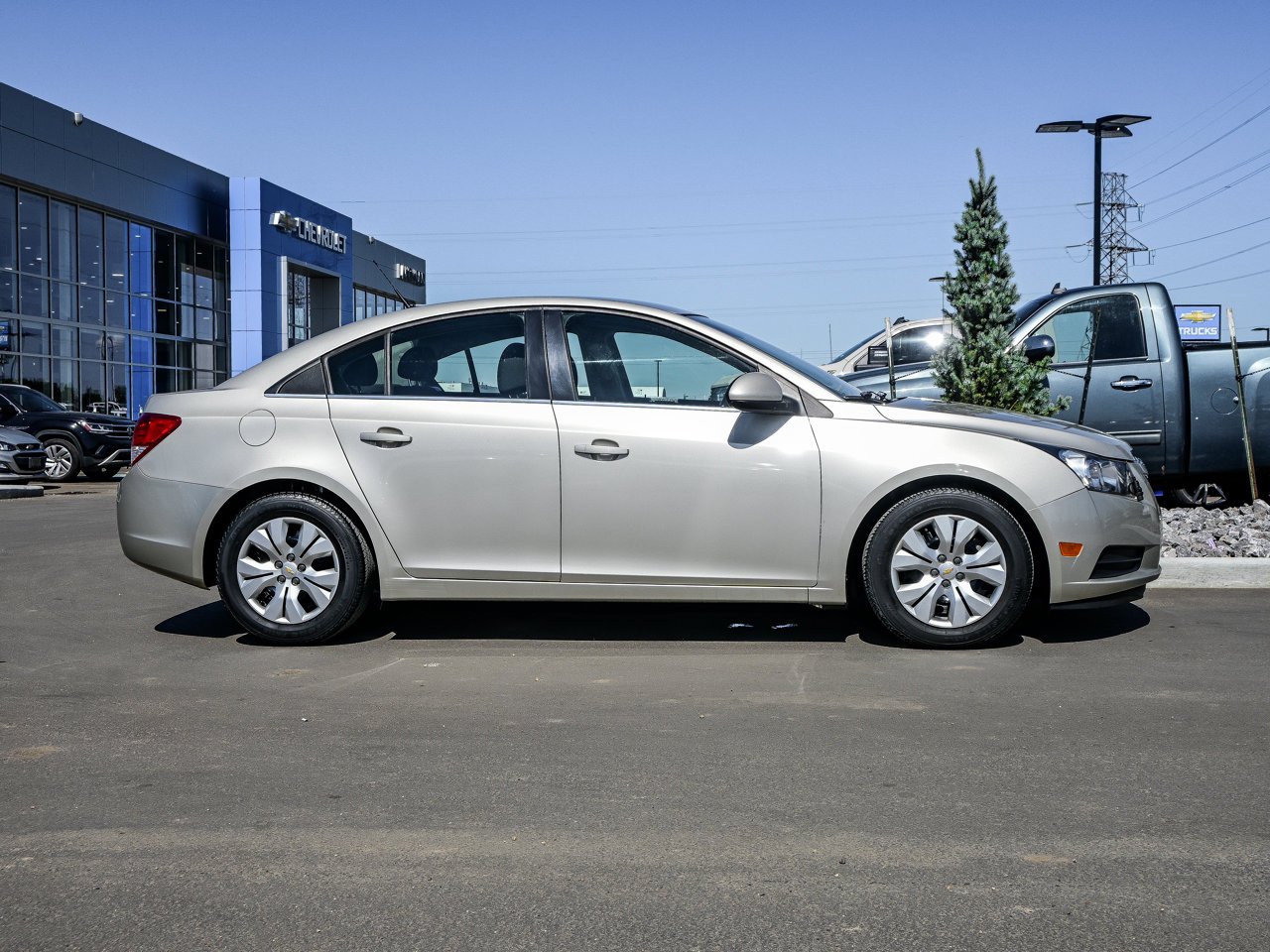 2014 Chevrolet Cruze 4dr Sdn 1LT Beige Sherwood Park - photo #14