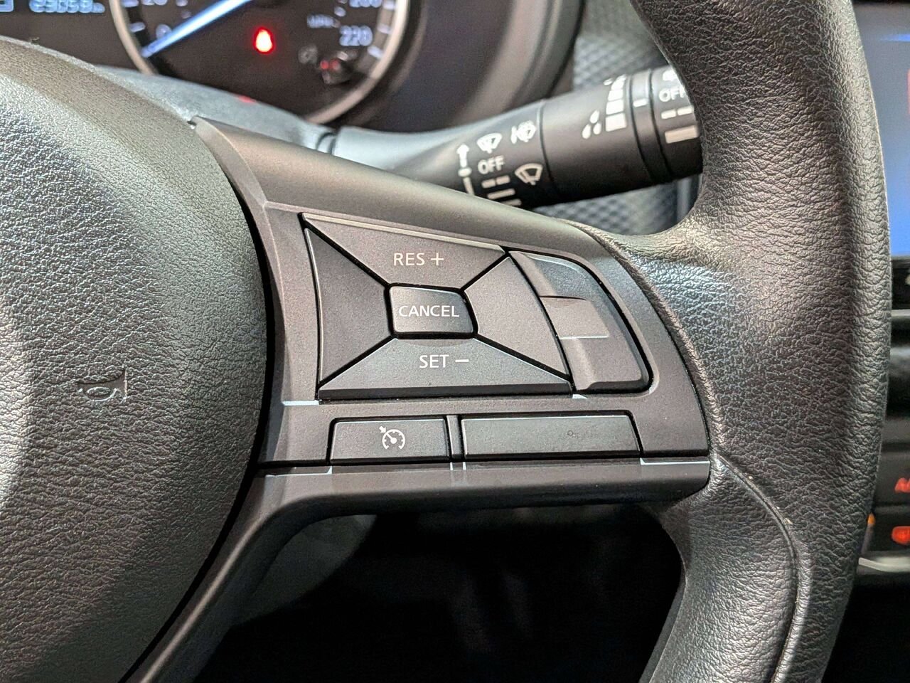 2024 Nissan Kicks S FWD Black Val-David - photo #15