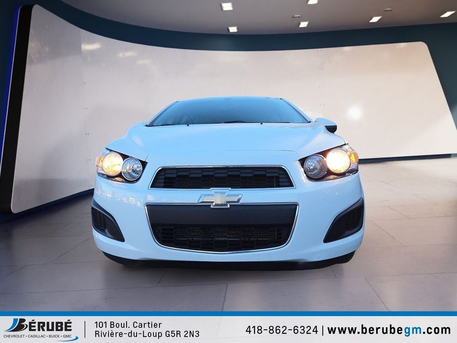 2015 CHEVROLET SONIC 5 LS White