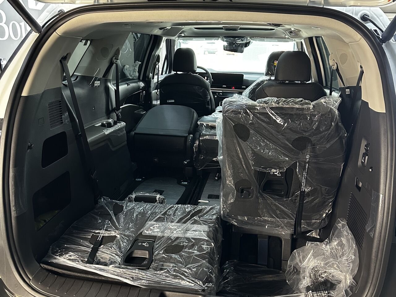 Kia Carnival 2026 Blanc neige nacré Blainville - photo #2