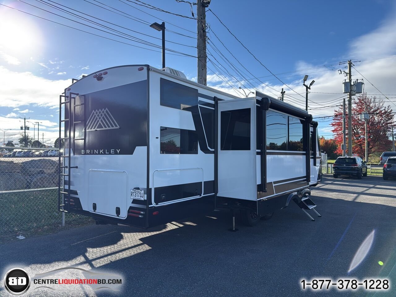 2025 BRINKLEY Z295 | ACCOMODATION White Granby - photo #2