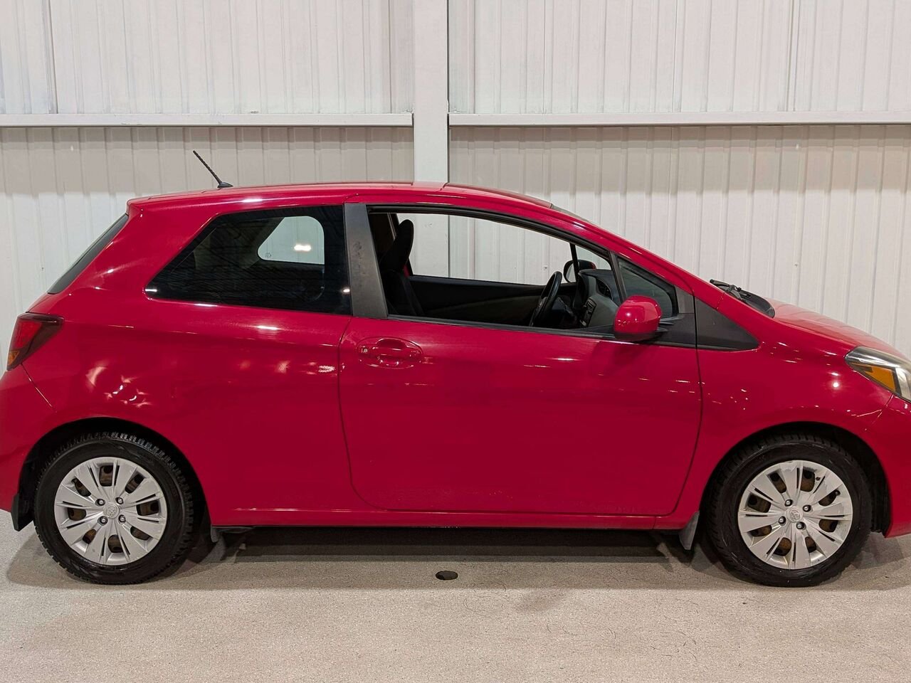 Toyota Yaris 3dr HB Auto CE 2015 Rouge Val-David - photo #7