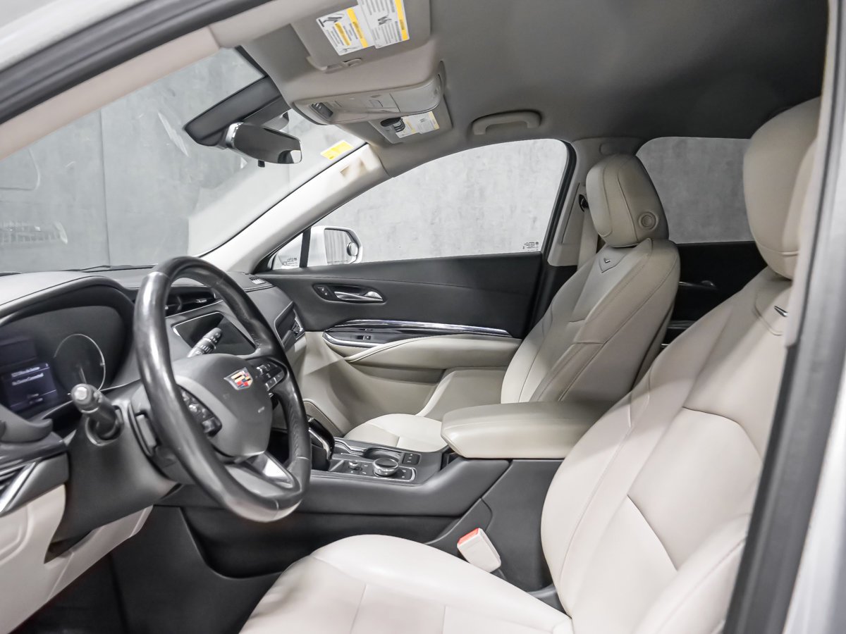 2020 Cadillac XT4 AWD LUXURY 2 SET DE PNEUS APPLE CAR PLAY Silver Montreal - photo #12