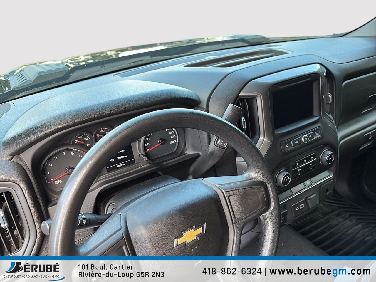 CHEVROLET 2500 4RM CAISSE LONGUE CAB MULTIPLAC Custom cabine multiplace 4RM 172 po 2023 Noir Rivière-du-Loup - photo #7