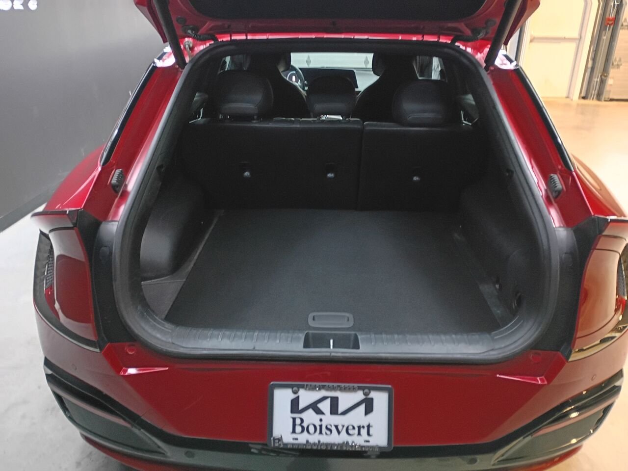 2024 Kia EV6 Red Blainville - photo #13