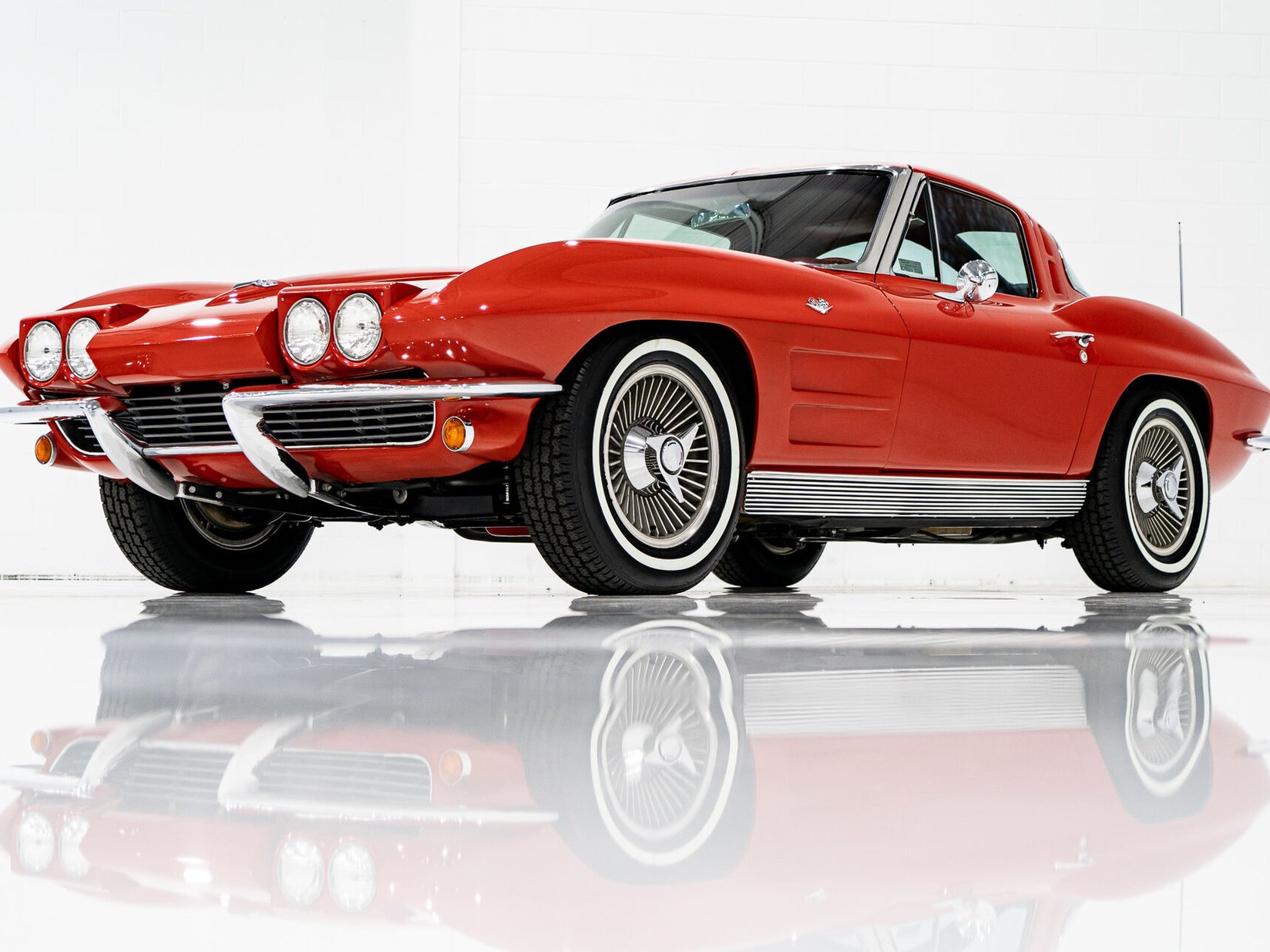 Chevrolet Corvette Split window matching# 327 Factory A/C | PRICE IN USD 1963 Rouge Montréal - photo #32