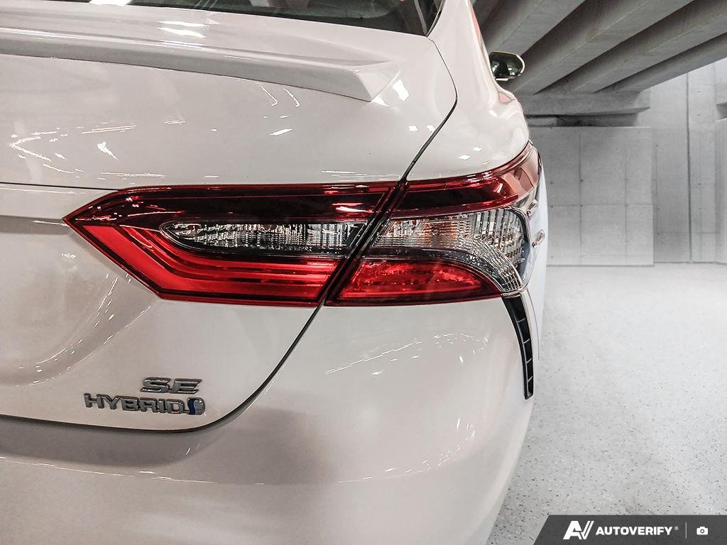 2021 Toyota Camry 2602151A | Hybrid SE White Edmonton - photo #10
