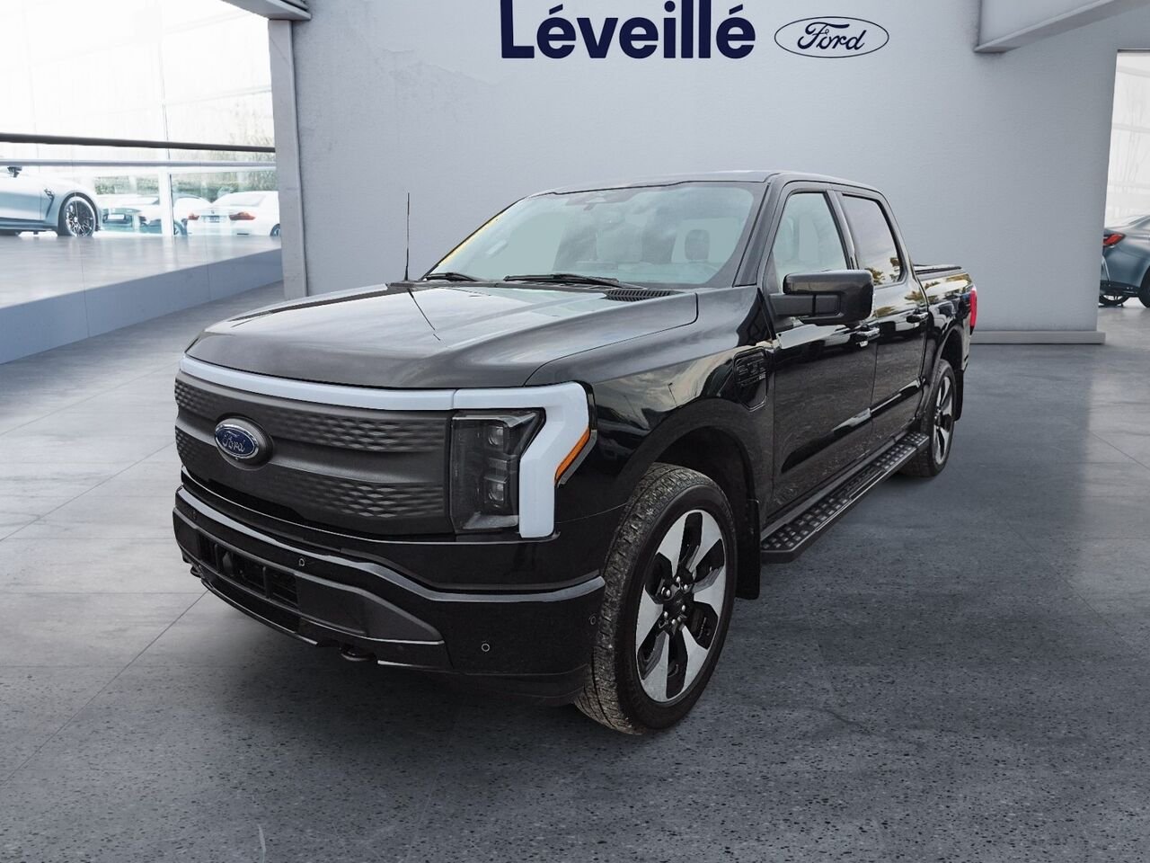 2023 Ford F-150 Lightning Black Saint-Jérôme - photo #17