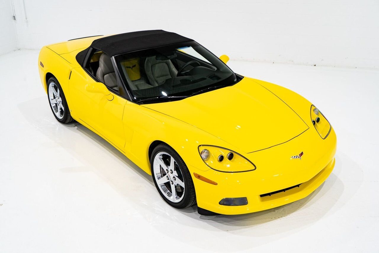 Chevrolet Corvette PRIX EN USD | With Only 900km (563mi) From New With Window Sticker 2008 Jaune Montréal - photo #94