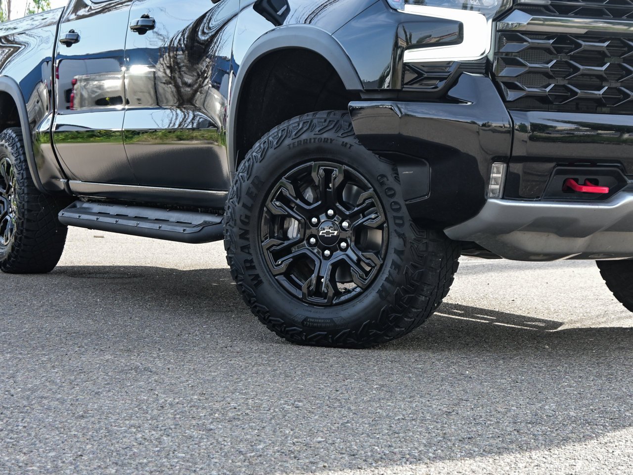 2024 Chevrolet Silverado 1500 4WD Crew Cab 147 ZR2 Black Sherwood Park - photo #5