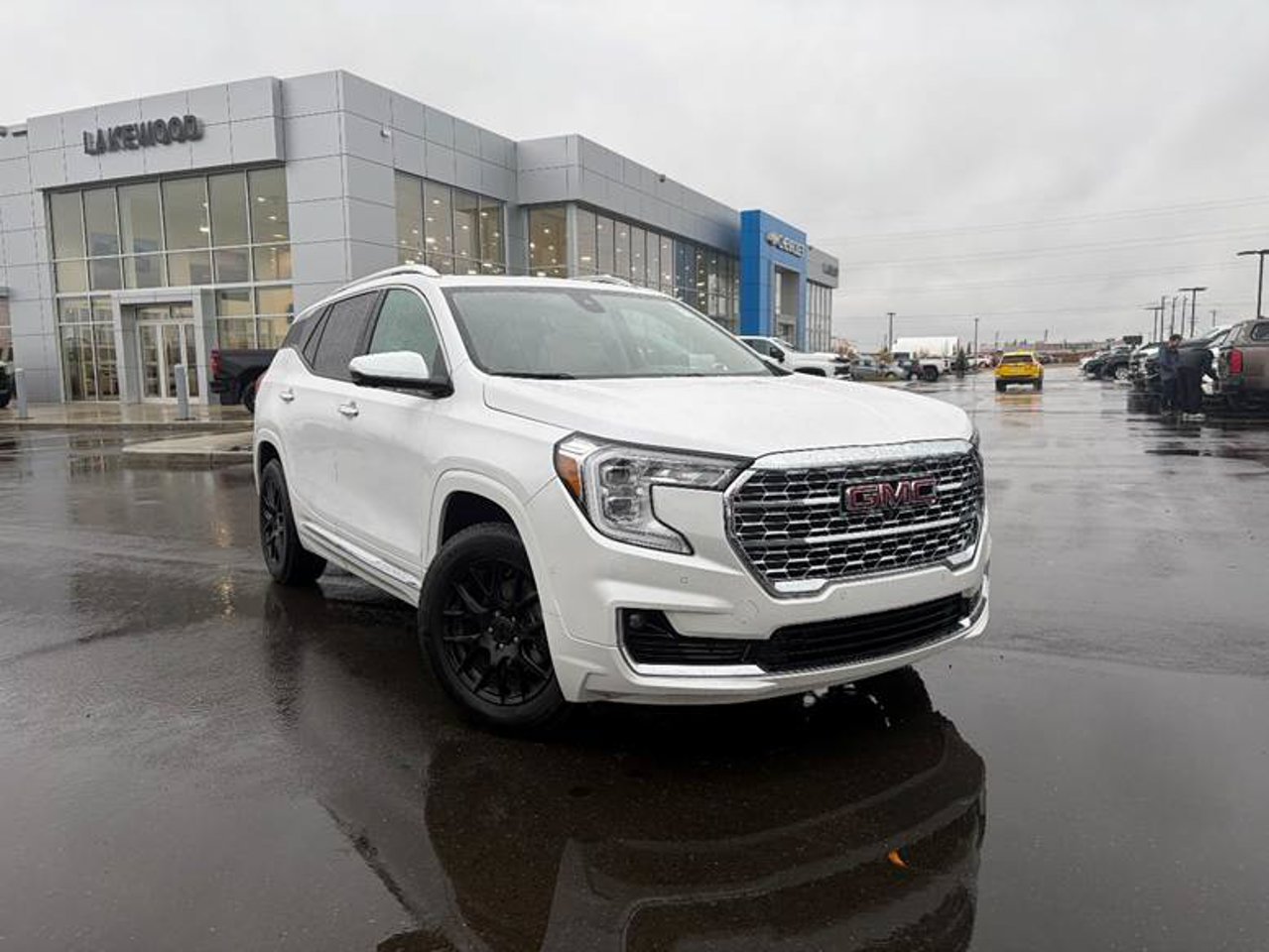 2022 GMC Terrain AWD 4dr Denali White Sherwood Park - photo #1