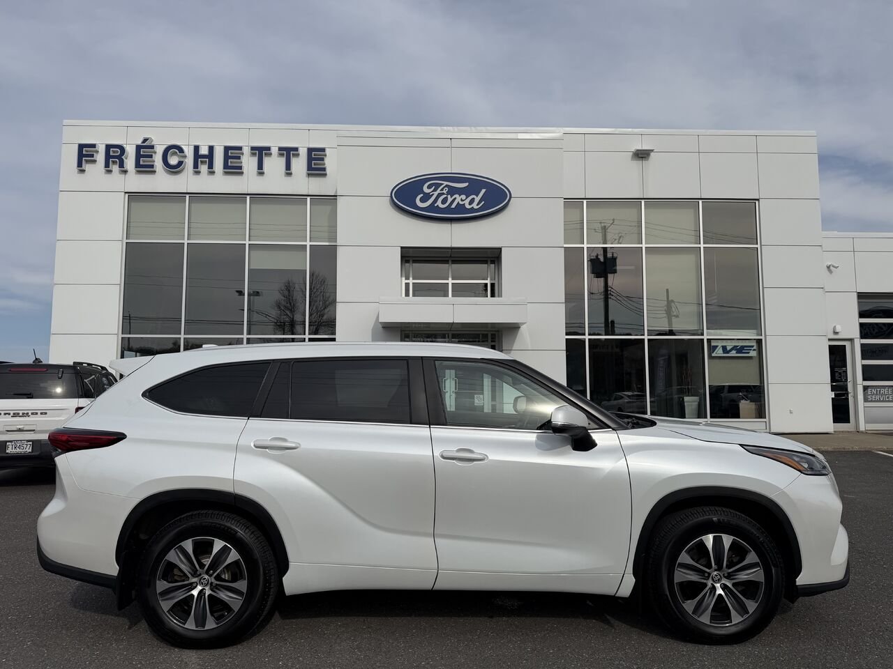 Toyota Highlander 2023 Blanc Montmagny - photo #1