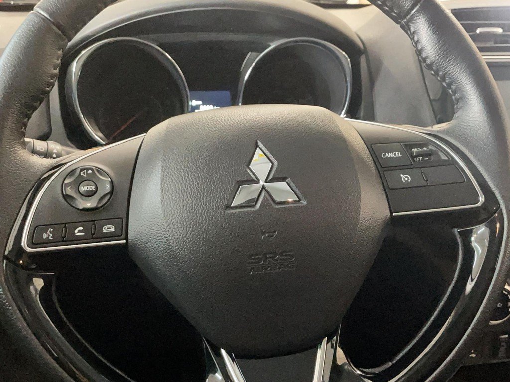2023 Mitsubishi RVR Black Mont-Laurier - photo #15