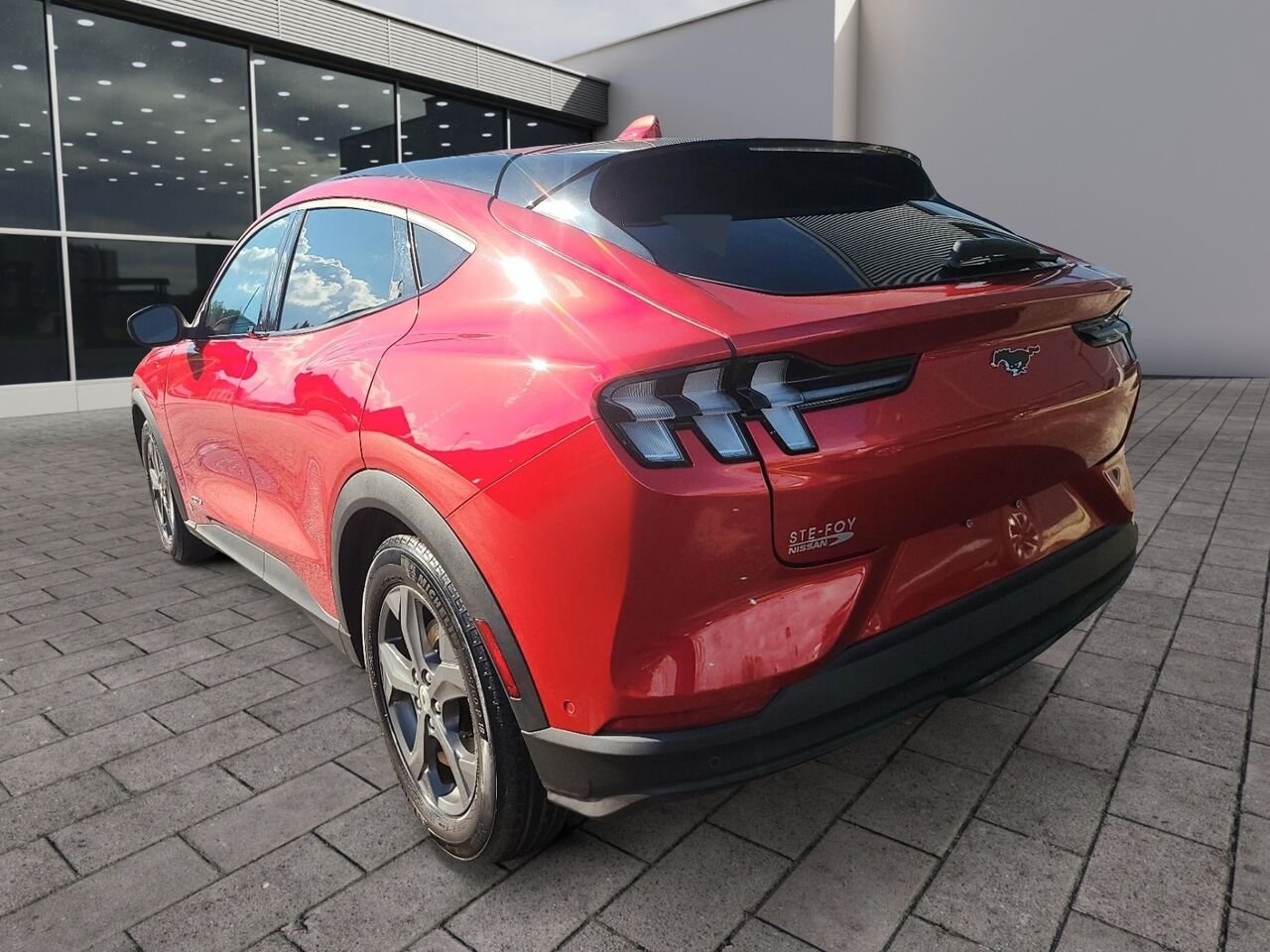 Ford Mustang Mach-E SELECT 2022 Rouge Québec - photo #3