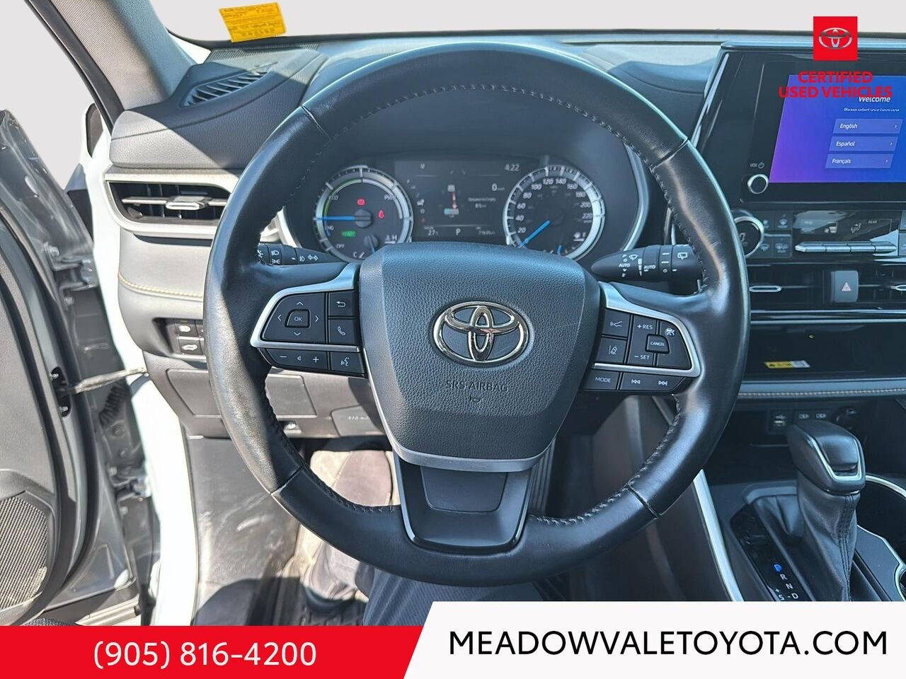 2023 Toyota HIGHLANDER New tires, Satin Bronze 18" Wheels, Running Boards, 2nd Row Captain Chairs Cement Mississauga - photo #12