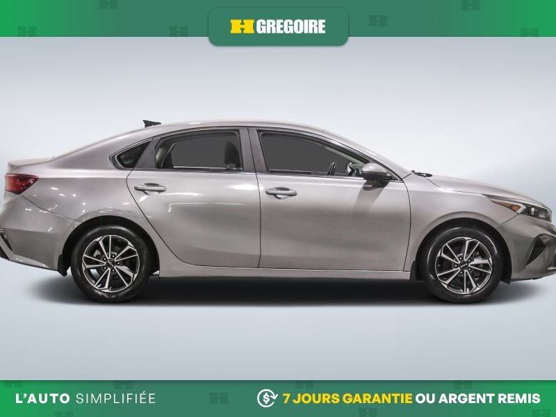 2022 Kia Forte Silver Blainville - photo #10