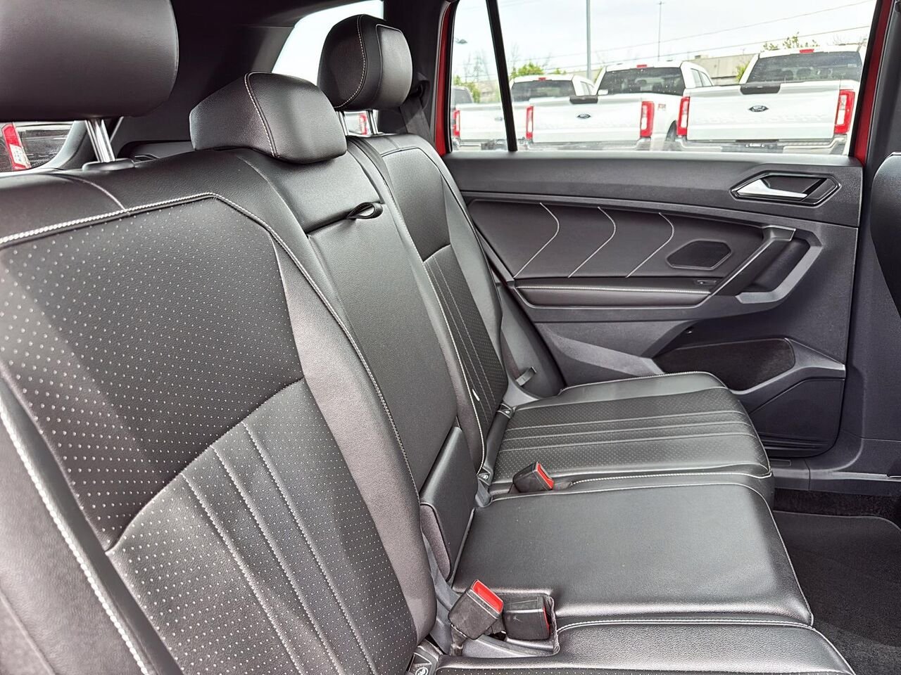 2024 Volkswagen Tiguan Red Saint-Jérôme - photo #7