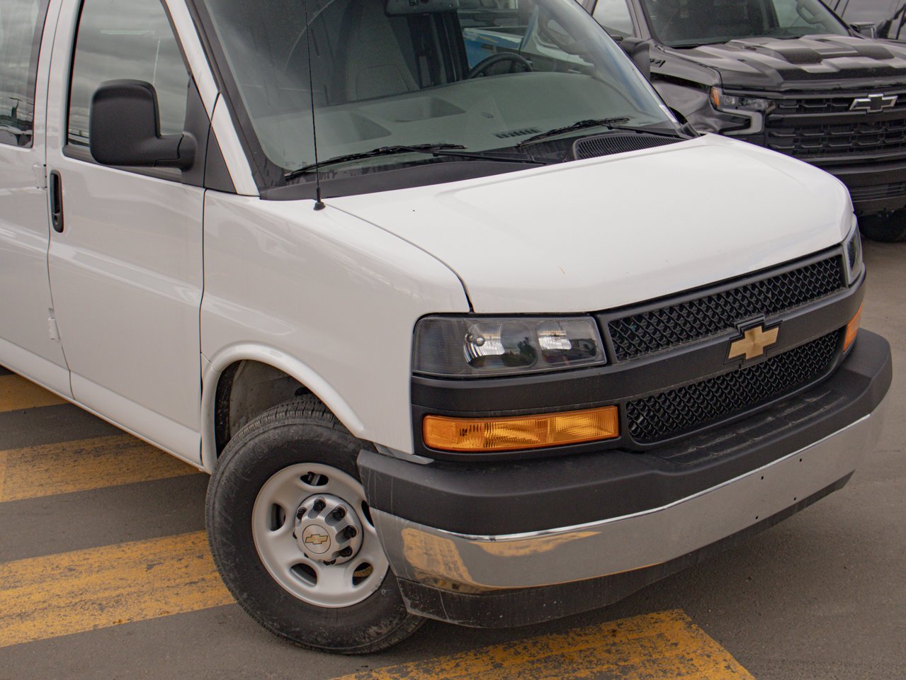 2025 Chevrolet Express Cargo Van RWD 3500 155 White Sherwood Park - photo #15