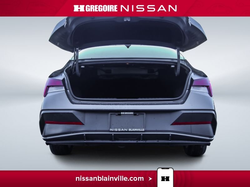 2025 Hyundai Elantra Grey Blainville - photo #25