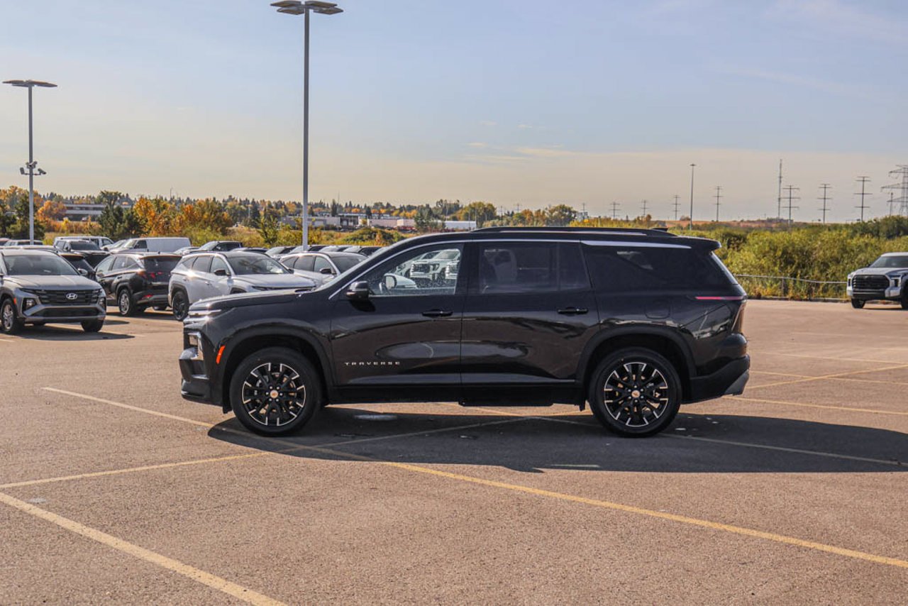 2025 Chevrolet Traverse AWD 4dr LT Black Sherwood Park - photo #4