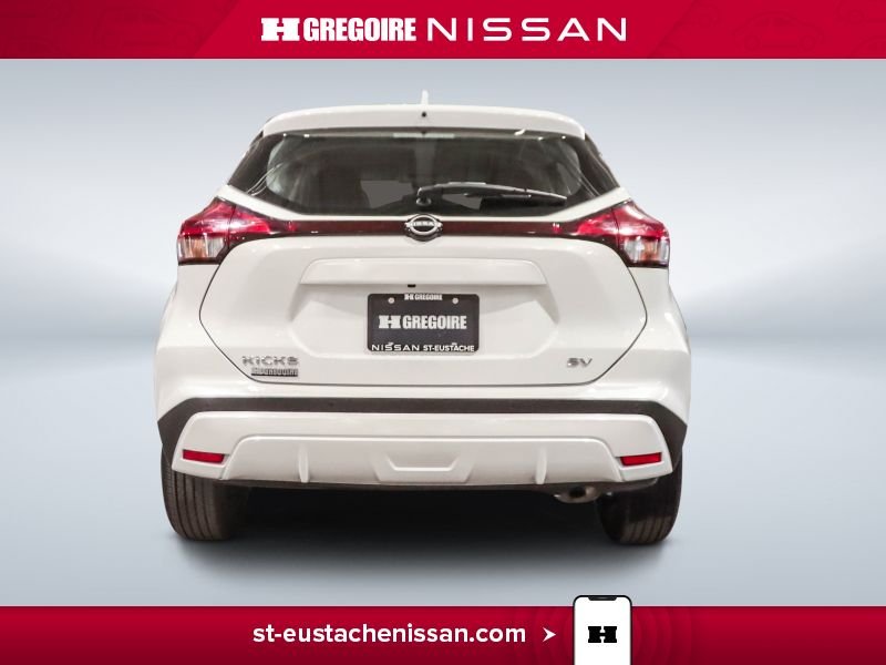 2023 Nissan Kicks White Laval - photo #10