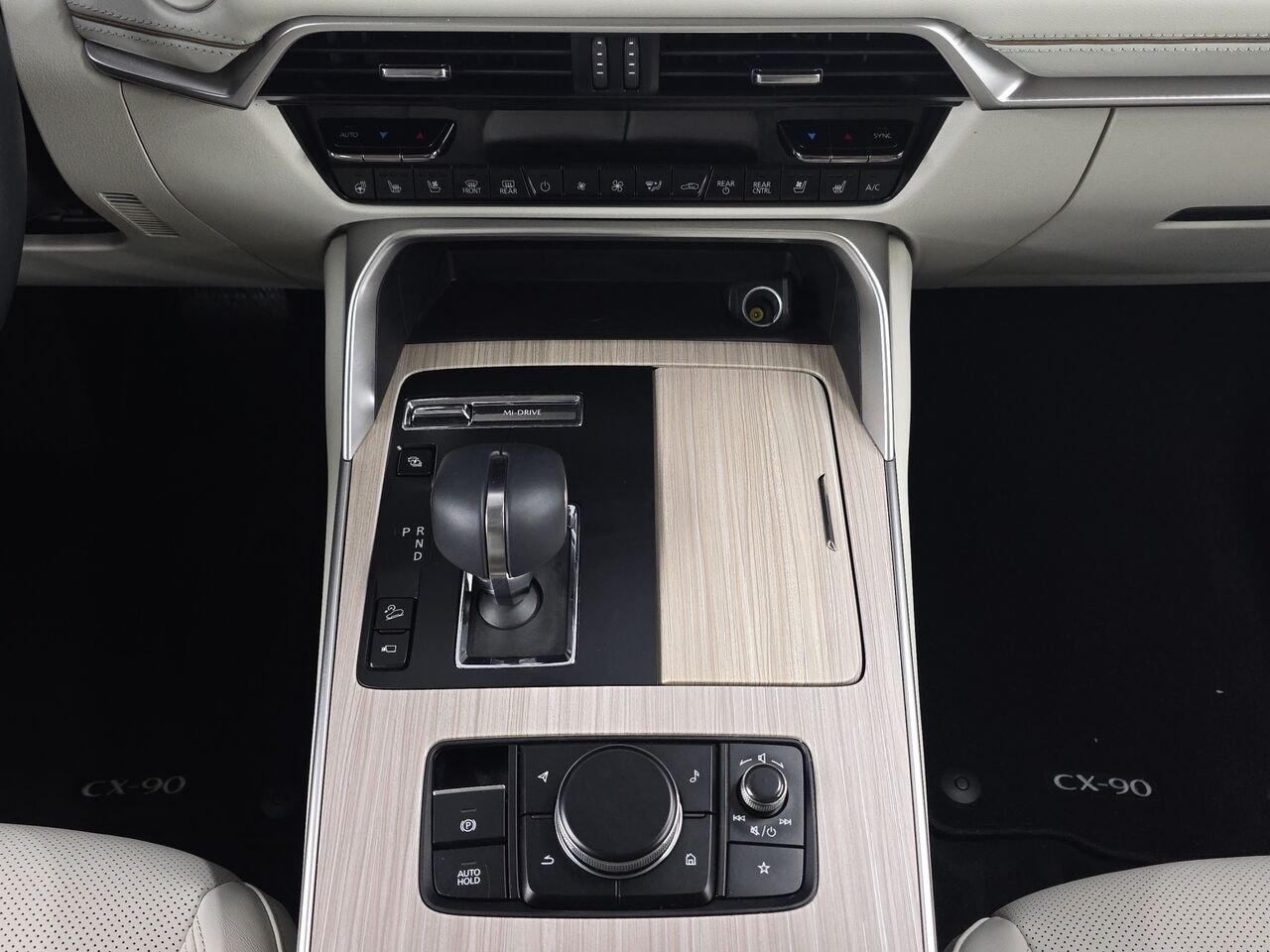 2024 Mazda CX-90 hybride rechargeable GT Red Val-David - photo #23