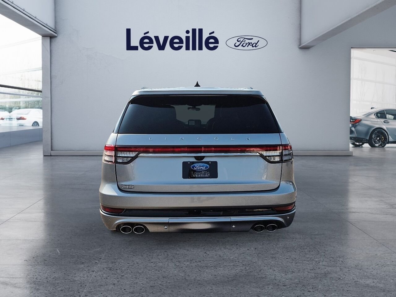 2023 Lincoln Aviator Silver Saint-Jérôme - photo #2