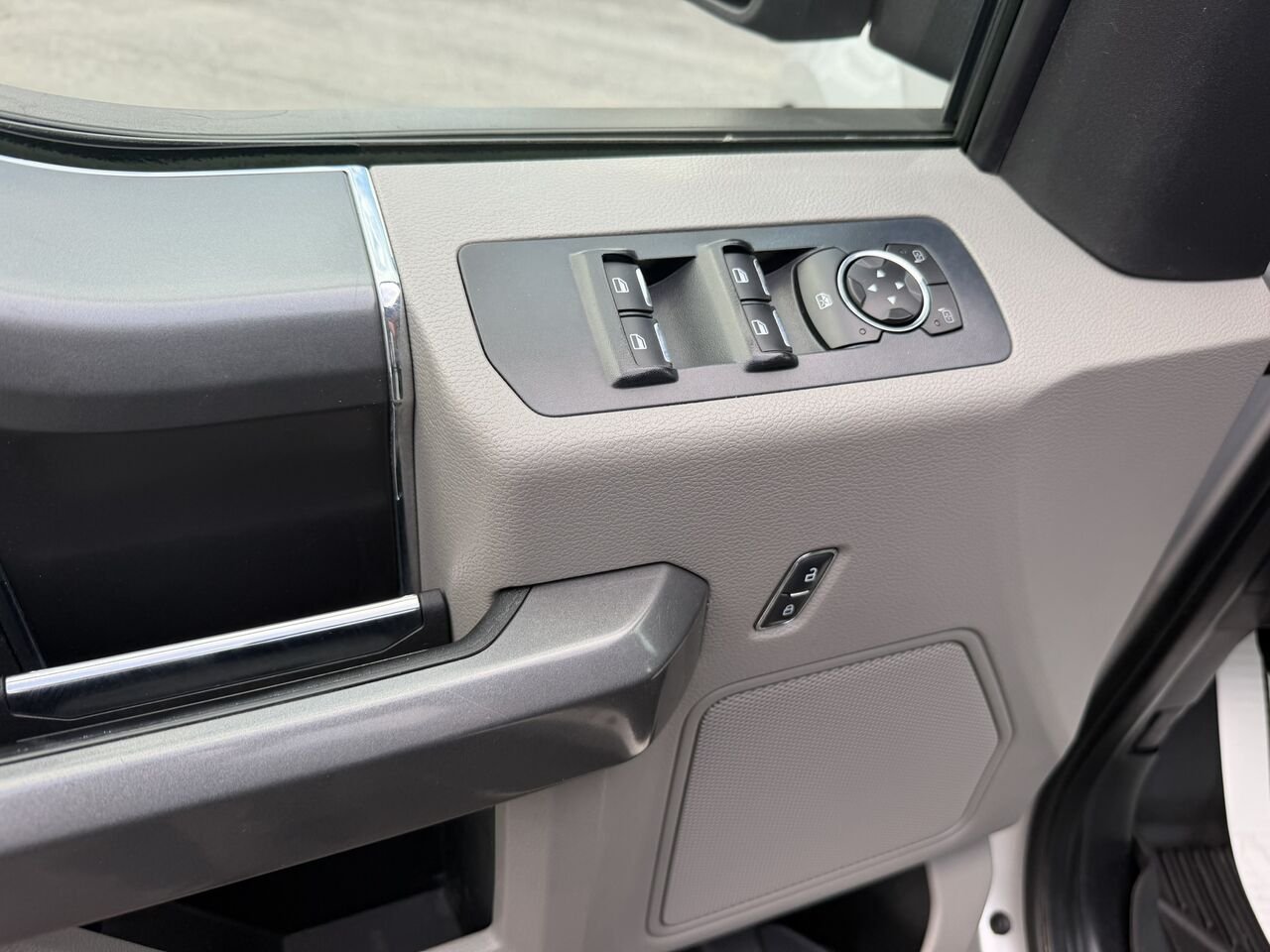 2015 Ford F-150 SUPER CREW XLT V8 5.0L **IMPECCABLE** Silver Laval - photo #23