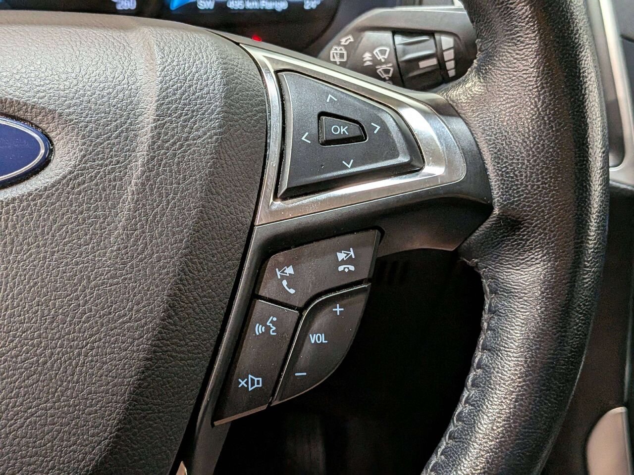 2023 Ford Edge SEL AWD Silver Val-David - photo #15