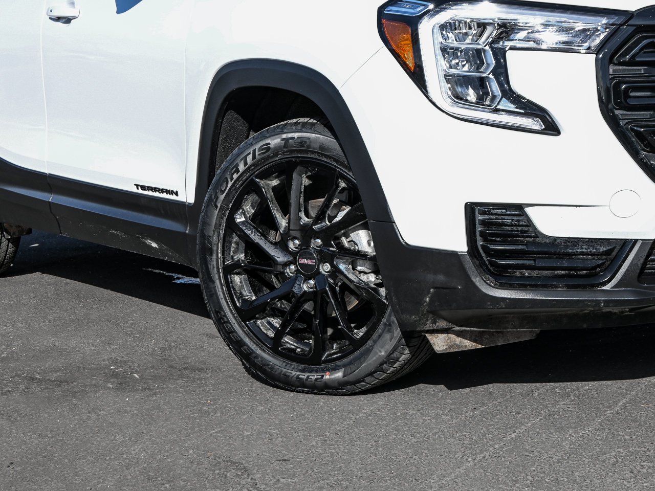 2024 GMC Terrain AWD 4dr SLE White Sherwood Park - photo #5