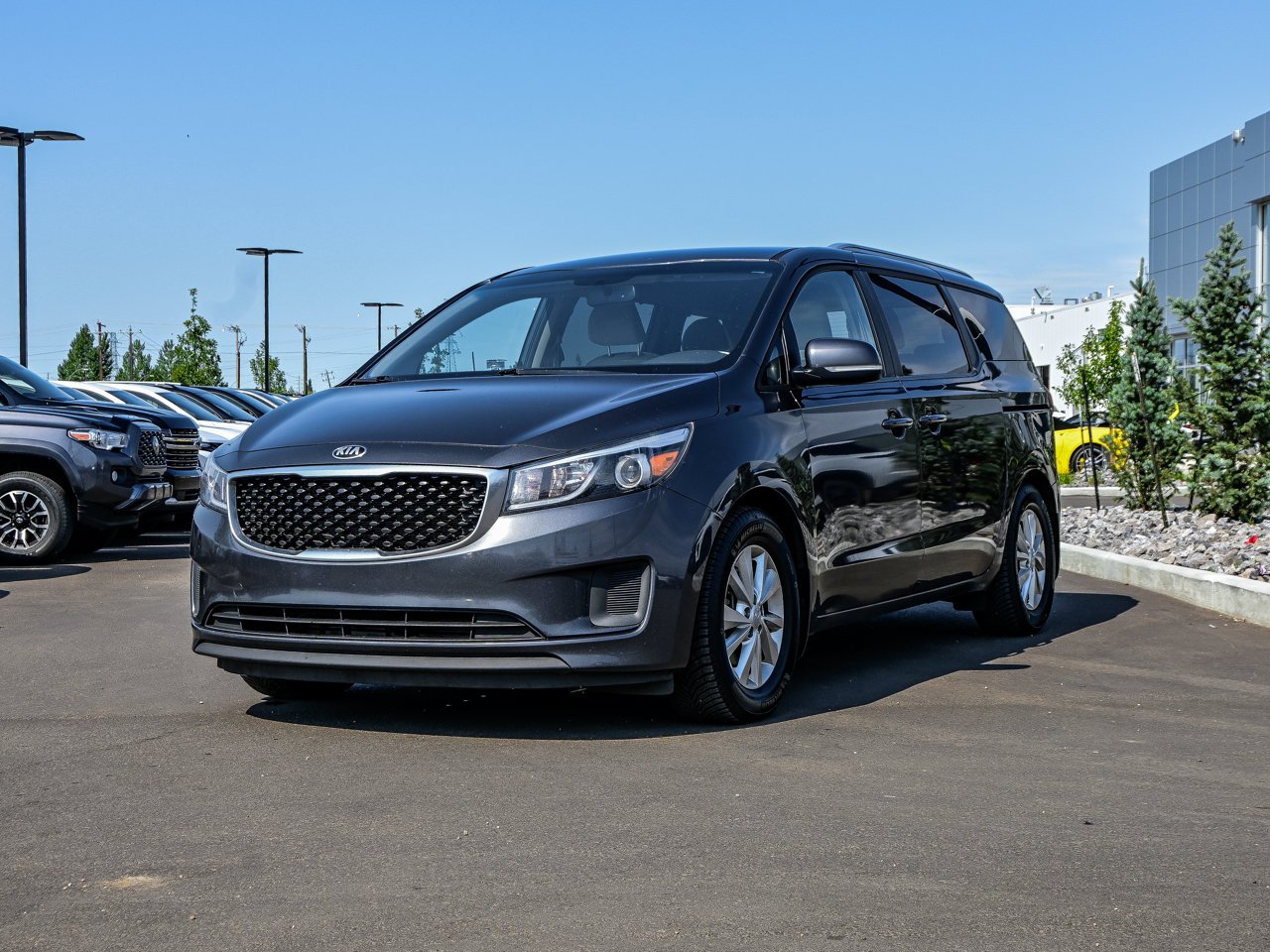 2017 Kia Sedona 4dr Wgn LX Grey Sherwood Park - photo #3