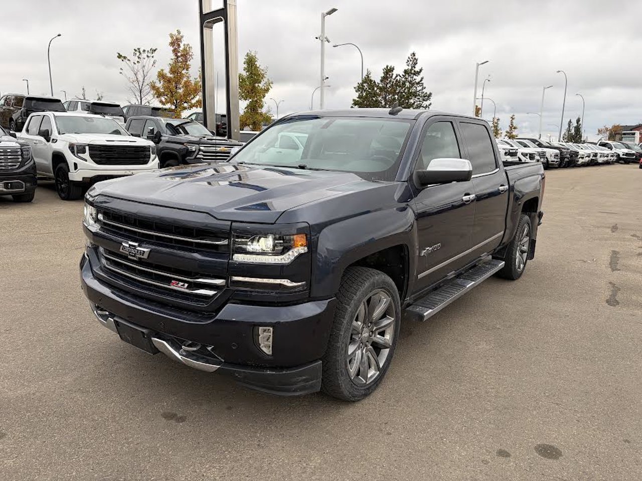 2018 Chevrolet Silverado 1500 4WD Crew Cab 143.5 LTZ w/1LZ Blue Sherwood Park - photo #1