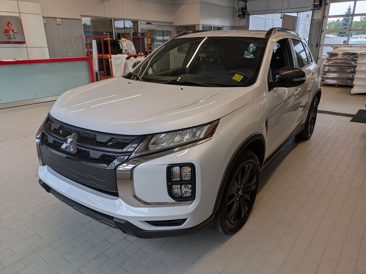 2022 Mitsubishi RVR White Gatineau - photo #1