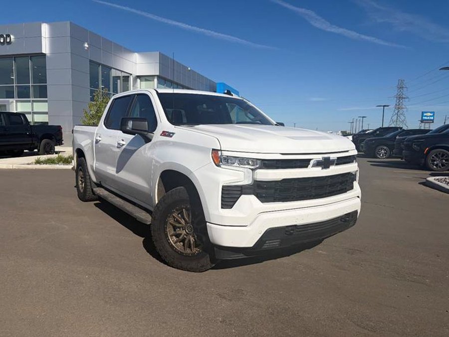 2026 Chevrolet Silverado 1500 RST 5.3L Z71 | 18in Fuel Wheels White
