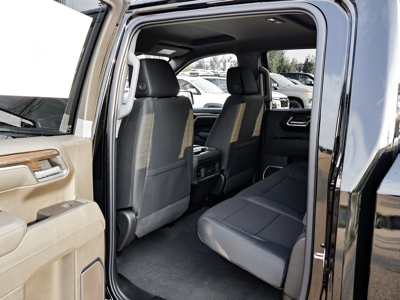 2026 Chevrolet Silverado 1500 4WD Crew Cab 147 LT Black Sherwood Park - photo #25