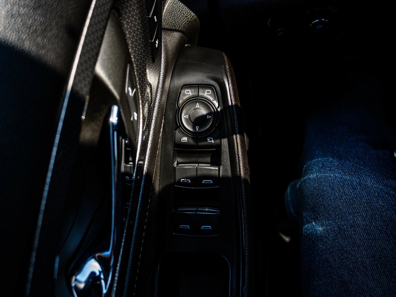 2023 Chevrolet Traverse AWD 4dr Premier White Sherwood Park - photo #17