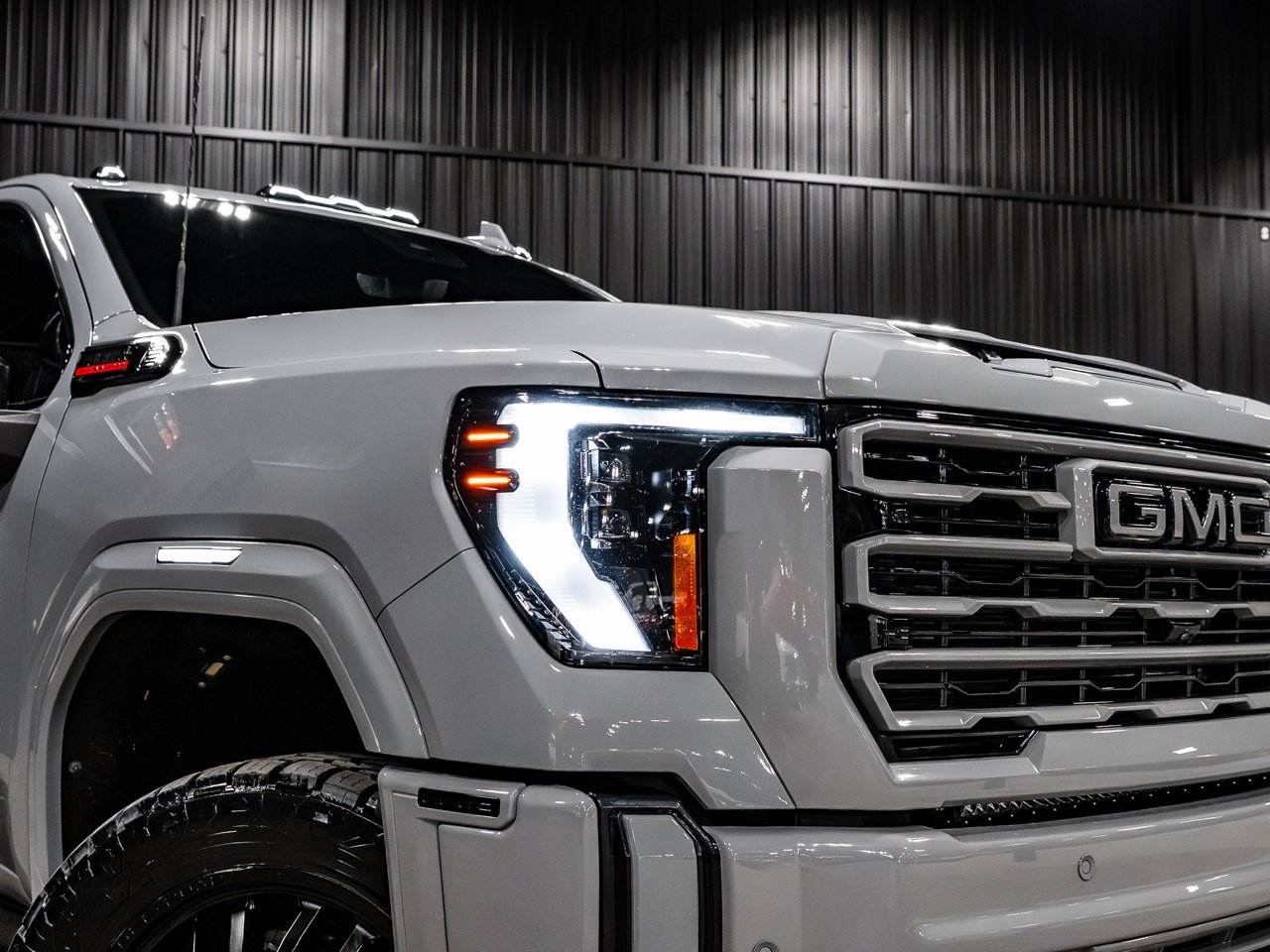 2024 GMC Sierra 2500HD 4WD Crew Cab 159 AT4 Grey Sherwood Park - photo #5