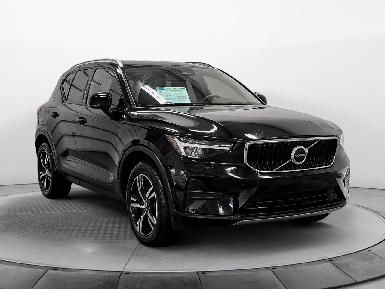 Volvo XC40 B5 Core AWD 2023 Noir Sherbrooke - photo #1