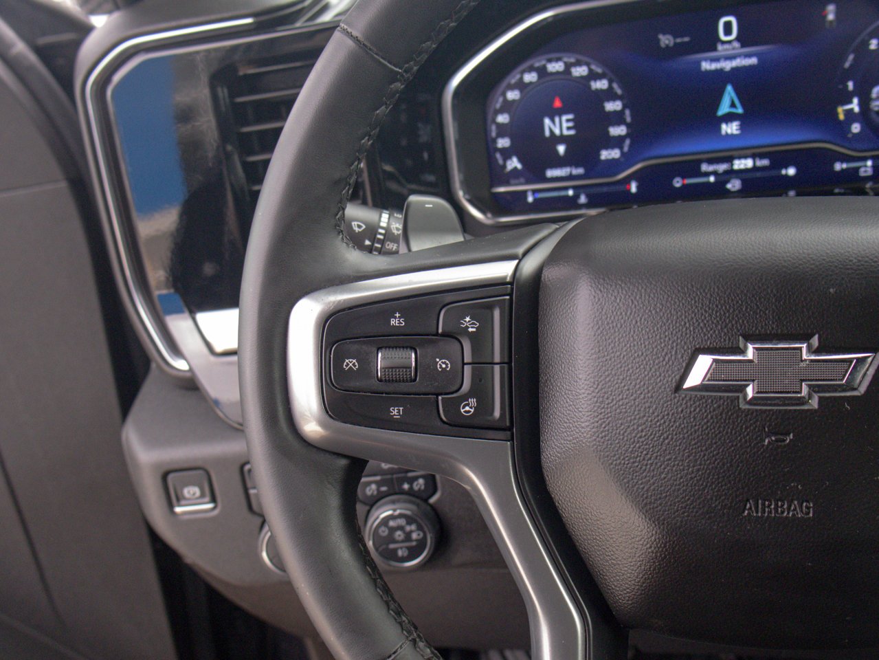 2024 Chevrolet Silverado 1500 4WD Crew Cab 147 RST Grey Sherwood Park - photo #21