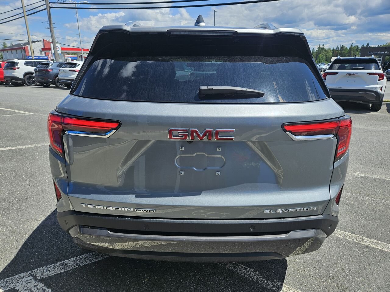 GMC Terrain Élévation 4 portes TI 2027 Argent métallisé Thetford Mines - photo #6