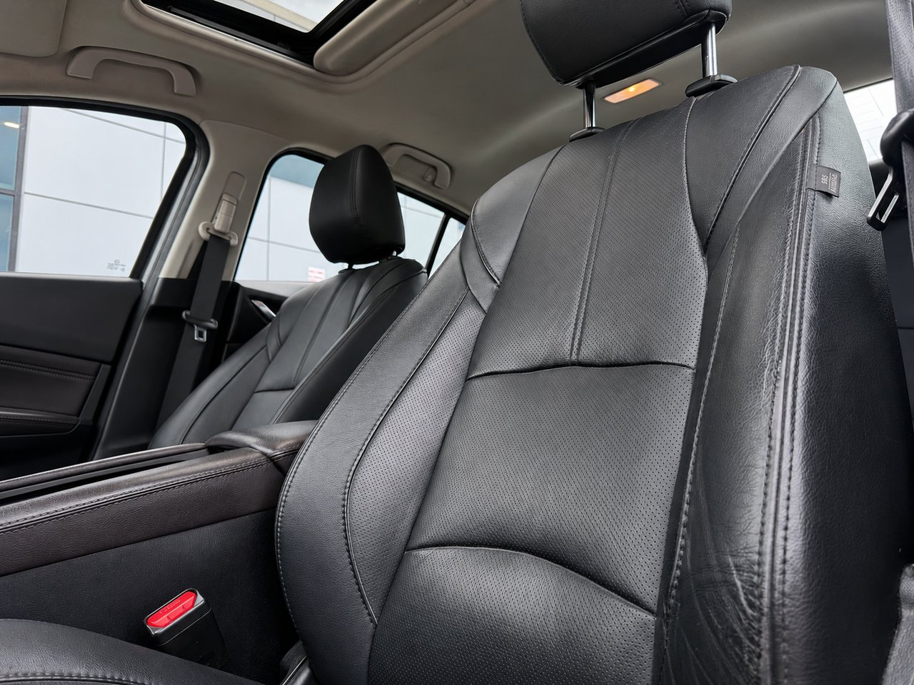 2018 Mazda Mazda3 Silver Châteauguay - photo #6