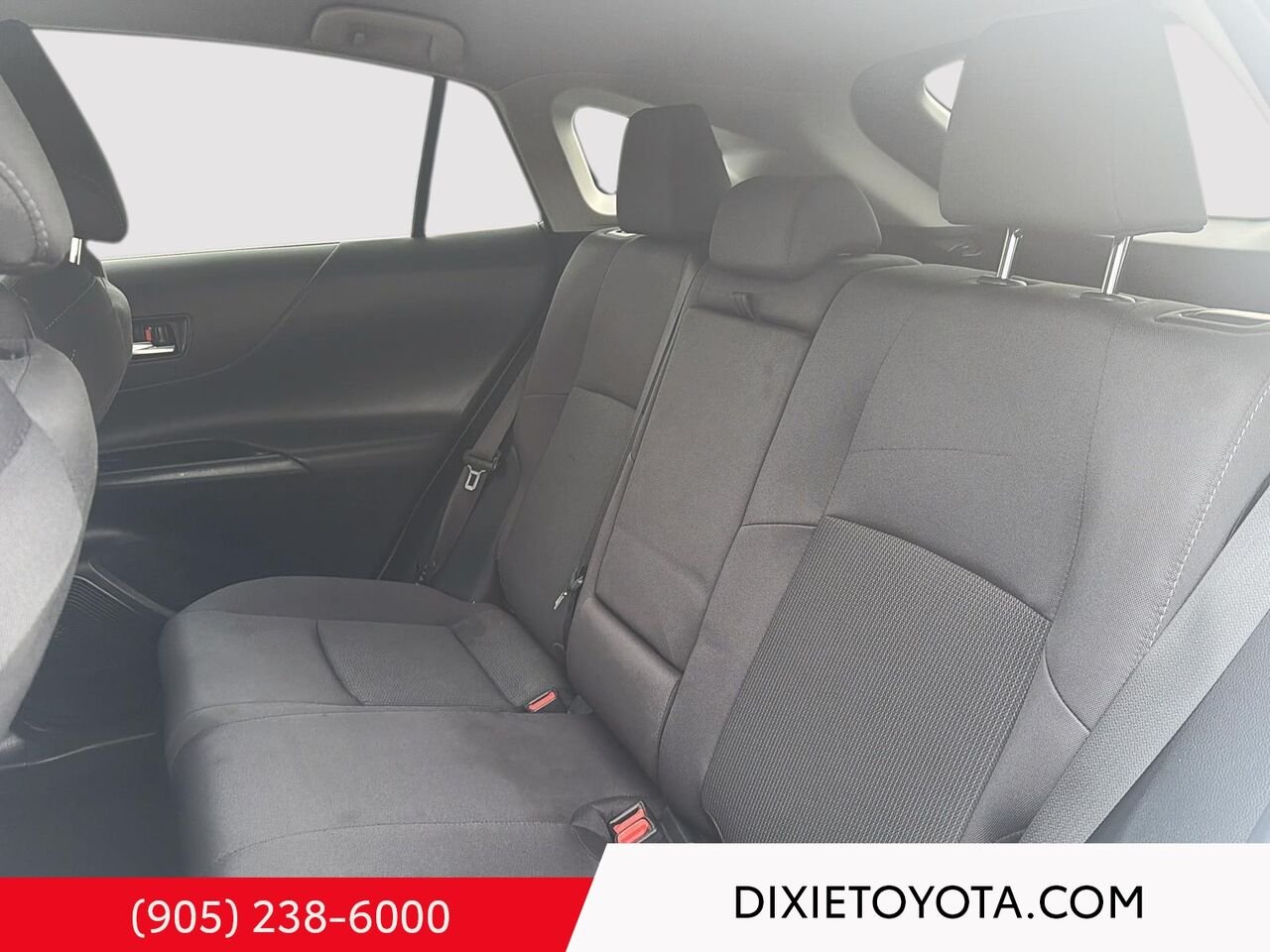 2023 Toyota Venza HYBRID LE AWD / HEATED SEATS / TOYOTA SAFETY SENSE / CARPLAY AND ANDROID AUTO White Mississauga - photo #18