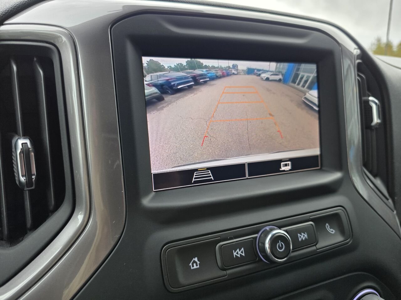 2022 Chevrolet Silverado 1500 Custom 4X4 White Mont-Laurier - photo #26