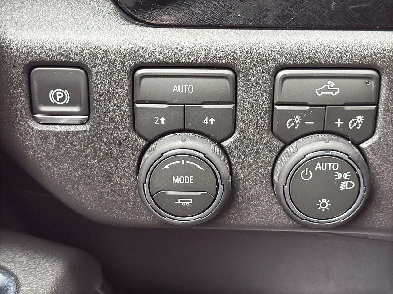 CHEVROLET Silverado 1500 LT 2026 BLANC SOMMET Saint-Hyacinthe - photo #13