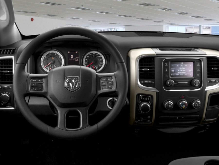 2016 Ram 1500 Cabine quad 4RM, 140,5 po SLT Black
