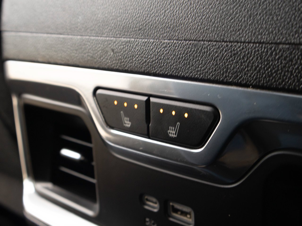 2024 Chevrolet Silverado 1500 4WD Crew Cab 147 High Country White Sherwood Park - photo #28