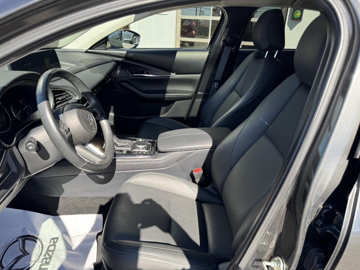 2024 Mazda CX-30 Grey Lac Mégantic - photo #9