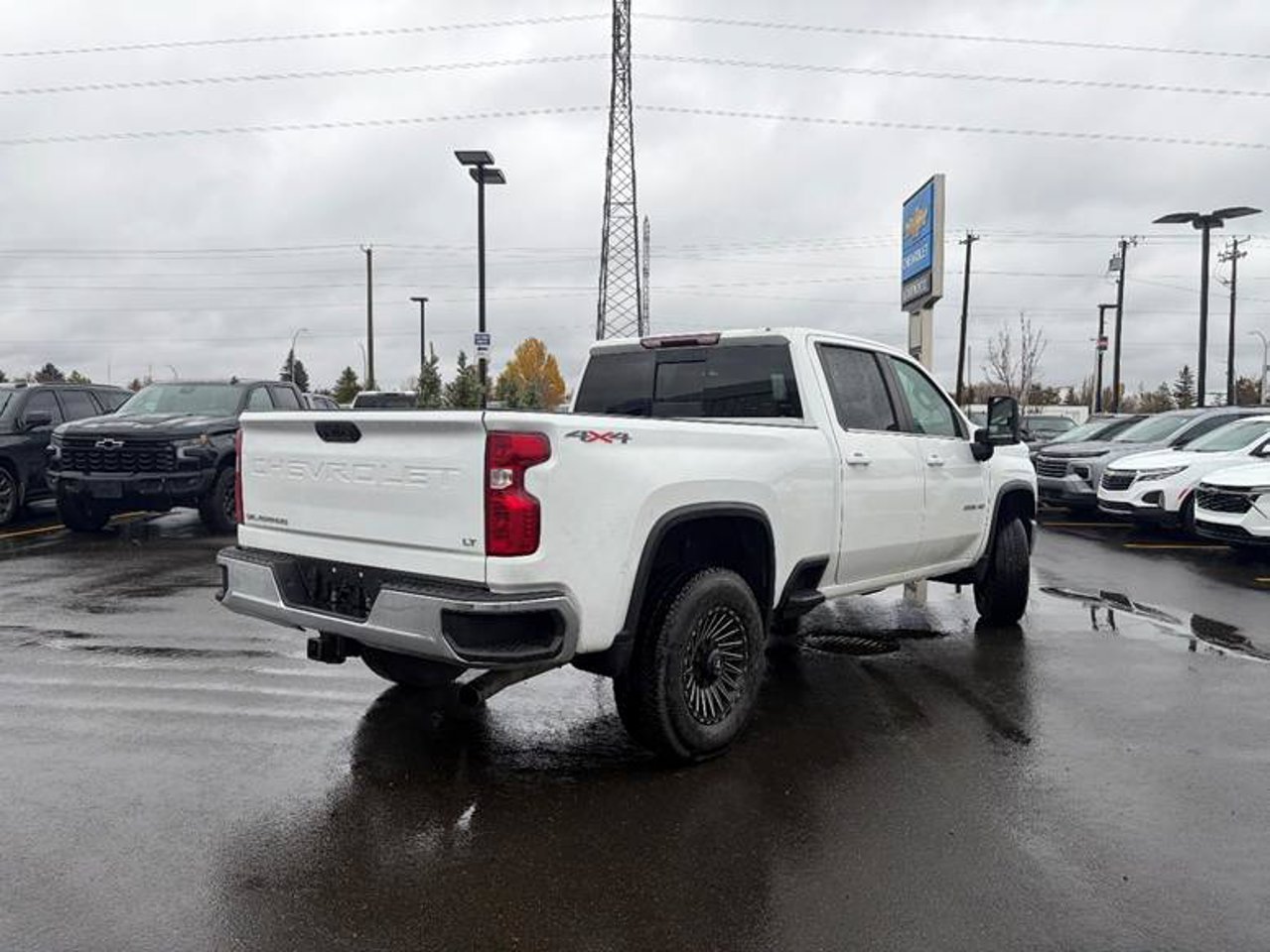 2024 Chevrolet Silverado 3500HD 4WD Crew Cab 159 LT White Sherwood Park - photo #4